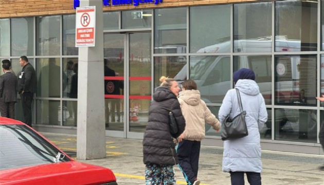 Ücretsiz dağıtılan çikolataları yiyen öğrenciler hastanelik oldu